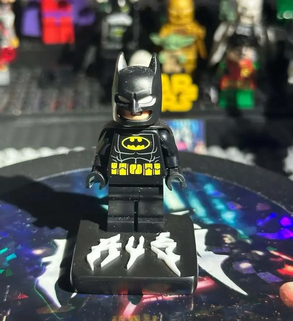 LEGO Batman Minifigure with Black Suit, Yellow Belt, and Cape (tlm082)